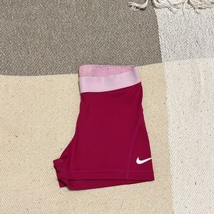 Women’s Nike pro, athletic short. Size small.